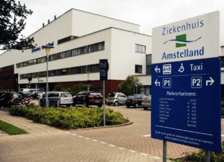 Op de koffie bij poli in ziekenhuis