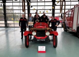 T Ford bij brandweer 100 jaar