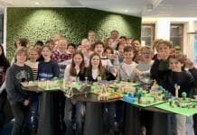 KKC-leerlingen en overkapping