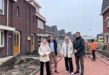 Eerste woningen in Bovenkerk