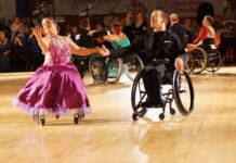 Internationaal rolstoeldansen in Meerkamp