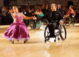 Internationaal rolstoeldansen in Meerkamp