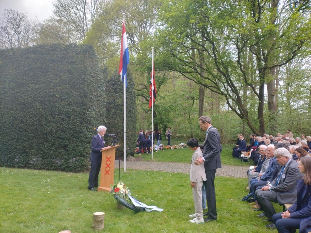 burgemeester met leerling van merkelbach