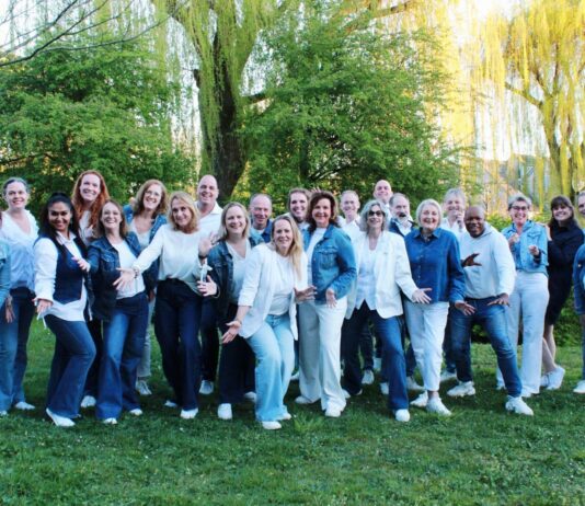 Amstel Gospel Choir concerteert in Westend