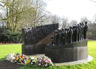Herdenking bij Indiëmonument